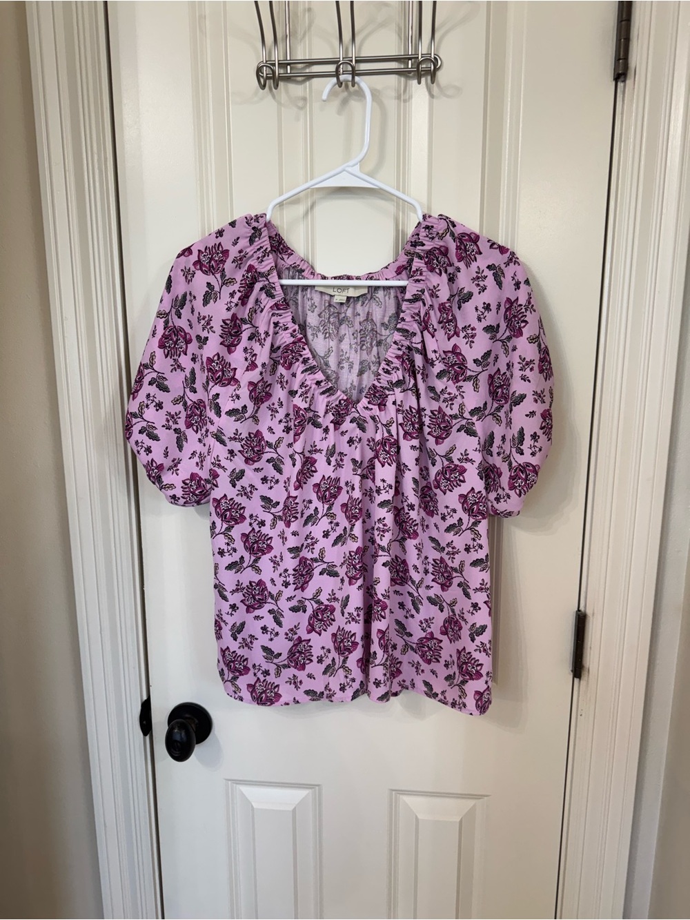 LOFT Purple Floral Puff-Sleeve V-Neck Blouse